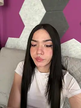 Snapshot of ShannonShanny chatting on 7, 3, 2025 ShannonShanny online show from 7, 3, 2025