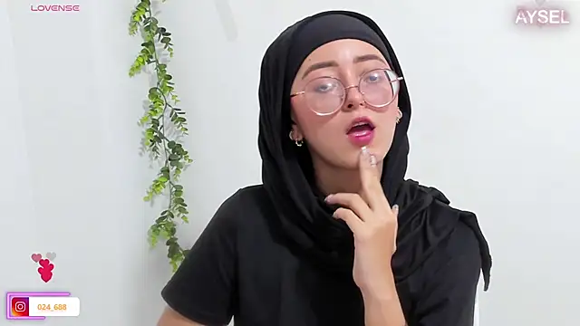 Snapshot of aysel_elid chatting on 9, 12, 2024 aysel elid online show from 9, 12, 2024