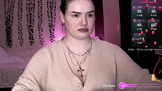 Snapshot of strawberry_elfcat chatting on 15, 2, 2025 strawberry elfcat online show from 15, 2, 2025