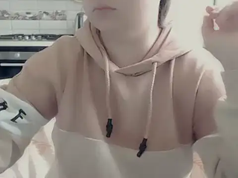 Snapshot of whiteFlower chatting on 3, 12, 2024 whiteFlower online show from 3, 12, 2024