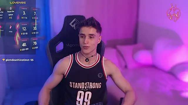 Snapshot of thomklein chatting on 4, 2, 2026 thomklein online show from 4, 2, 2026