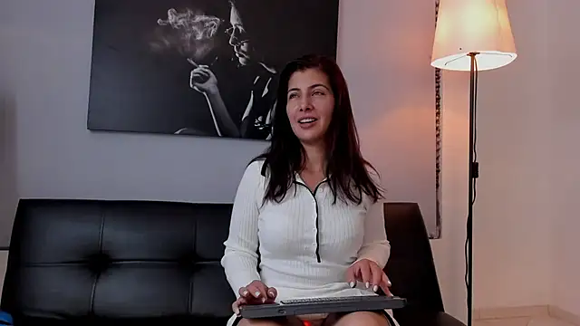 scarlett moore online show from 8, 2, 2025