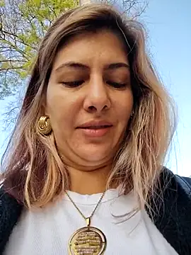 scarlett moore online show from 4, 3, 2026