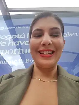 scarlett moore online show from 11, 4, 2026