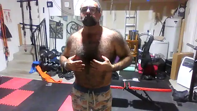 Snapshot of chainjulious chatting on 28, 10, 2025 chainjulious online show from 28, 10, 2025