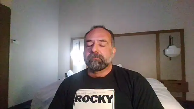 Snapshot of chainjulious chatting on 18, 12, 2025 chainjulious online show from 18, 12, 2025