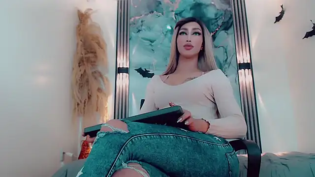 Snapshot of hilary_rodriguez chatting on 24, 10, 2025 hilary rodriguez online show from 24, 10, 2025