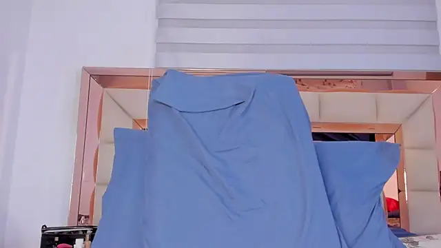 Snapshot of violetta-brown1 chatting on 10, 3, 2025 violetta-brown1 online show from 10, 3, 2025