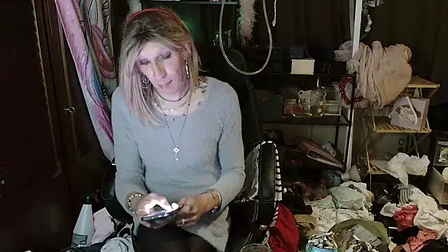 Ombeline1 online show from 16, 10, 2025