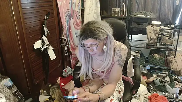 Ombeline1 online show from 1, 6, 2026