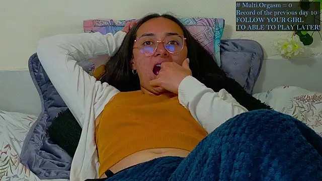 Hot Candy  online show from 26, 5, 2026