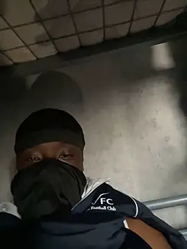 Snapshot of elninoblacko chatting on 12, 12, 2024 elninoblacko online show from 12, 12, 2024