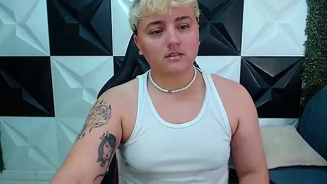 Snapshot of isabeautyx19 chatting on 28, 12, 2024 isabeautyx19 online show from 28, 12, 2024