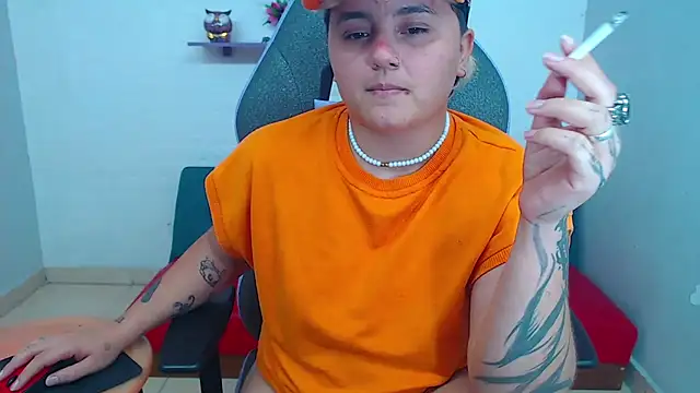 Snapshot of isabeautyx19 chatting on 6, 2, 2025 isabeautyx19 online show from 6, 2, 2025