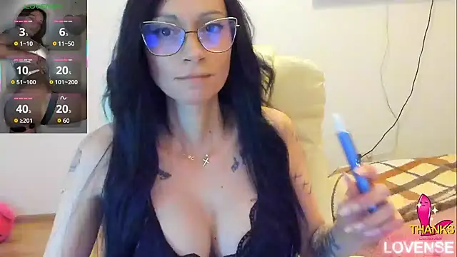 kissnicol32 online show from 25, 3, 2026