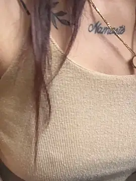 Snapshot of melisabunnny chatting on 5, 11, 2025 melisabunnny online show from 5, 11, 2025