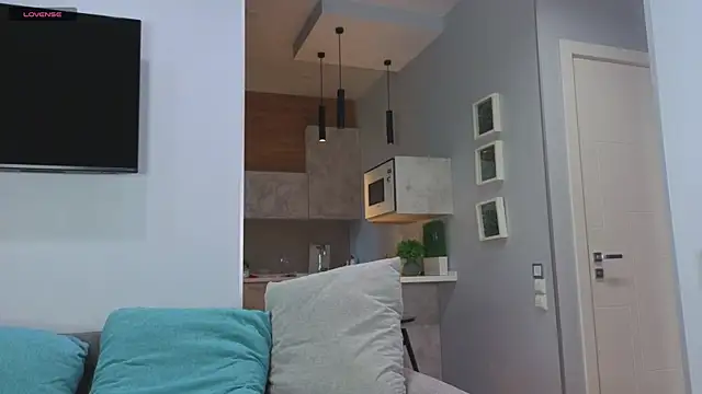 DonnaBurkee online show from 17, 4, 2026