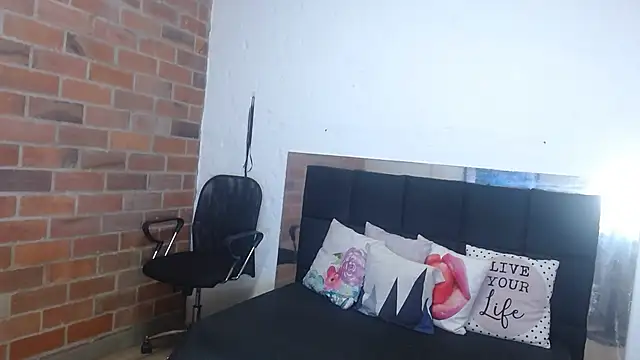 Snapshot of arenita__stone chatting on 28, 2, 2025 arenita stone online show from 28, 2, 2025