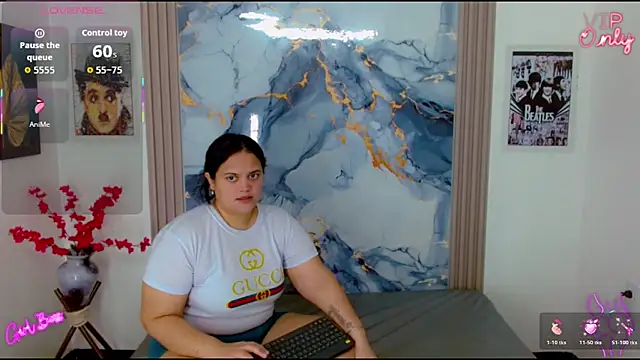 Snapshot of brunnette_hot chatting on 5, 5, 2026 brunnette hot online show from 5, 5, 2026