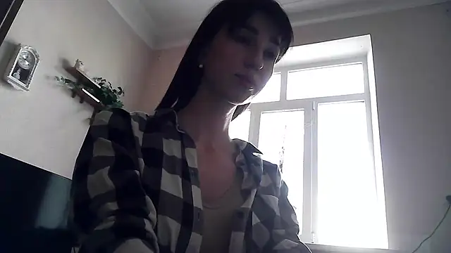 Snapshot of ElizaSwon chatting on 6, 5, 2026 ElizaSwon online show from 6, 5, 2026