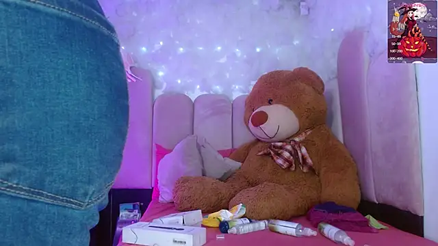 Snapshot of puca_ebony chatting on 28, 10, 2025 puca ebony online show from 28, 10, 2025