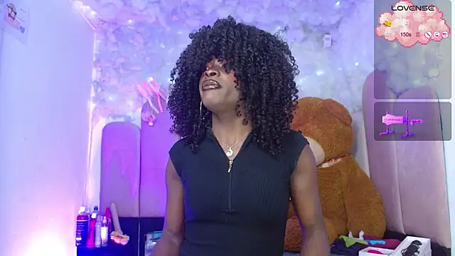 Snapshot of puca_ebony chatting on 20, 12, 2025 puca ebony online show from 20, 12, 2025