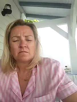 Snapshot of lady_charlyne chatting on 3, 2, 2025 lady charlyne online show from 3, 2, 2025