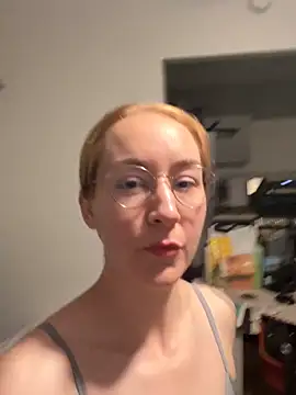 Snapshot of ketarisenup chatting on 22, 9, 2025 ketarisenup online show from 22, 9, 2025