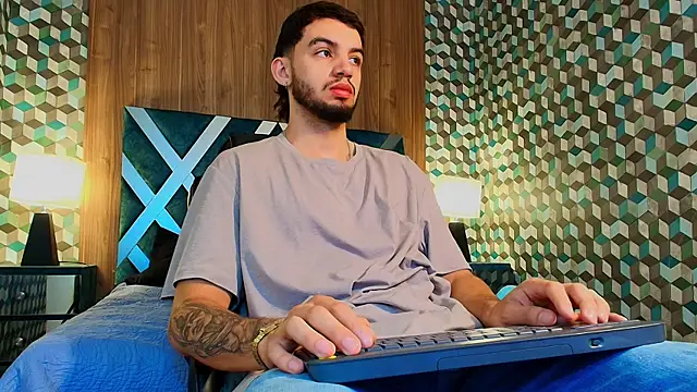 Michael magno online show from 8, 11, 2025