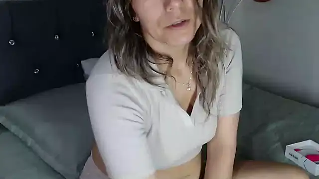 Chantal hott online show from 10, 10, 2025