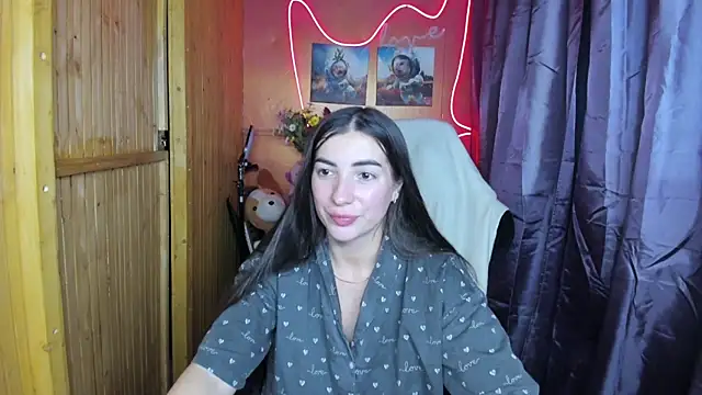 Snapshot of Fiery_Brunette_ chatting on 24, 12, 2024 Fiery Brunette  online show from 24, 12, 2024