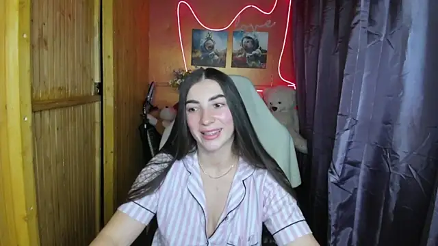 Snapshot of Fiery_Brunette_ chatting on 9, 2, 2025 Fiery Brunette  online show from 9, 2, 2025