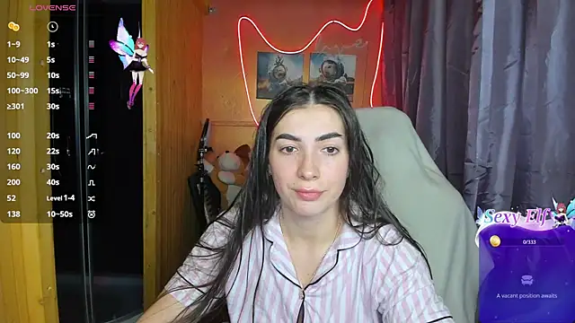 Snapshot of Fiery_Brunette_ chatting on 17, 2, 2025 Fiery Brunette  online show from 17, 2, 2025