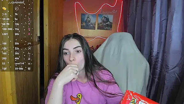 Snapshot of Fiery_Brunette_ chatting on 24, 2, 2025 Fiery Brunette  online show from 24, 2, 2025