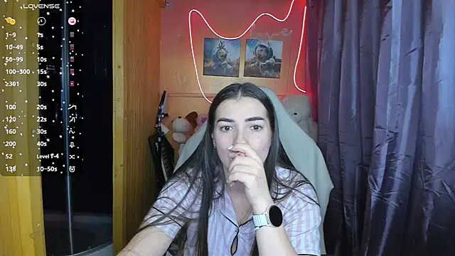 Snapshot of Fiery_Brunette_ chatting on 28, 2, 2025 Fiery Brunette  online show from 28, 2, 2025