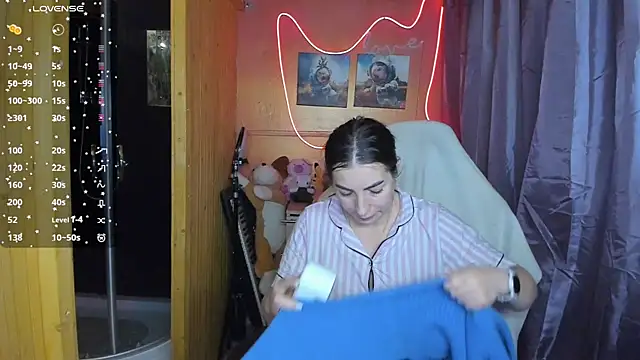 Snapshot of Fiery_Brunette_ chatting on 2, 3, 2025 Fiery Brunette  online show from 2, 3, 2025