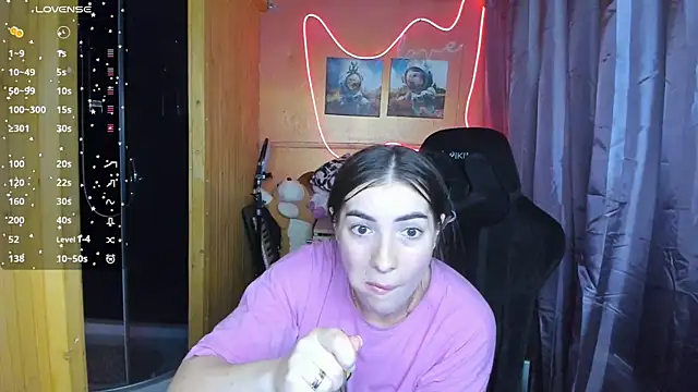 Snapshot of Fiery_Brunette_ chatting on 6, 3, 2025 Fiery Brunette  online show from 6, 3, 2025