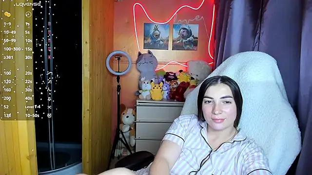 Snapshot of Fiery_Brunette_ chatting on 14, 9, 2025 Fiery Brunette  online show from 14, 9, 2025