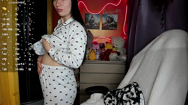 Snapshot of Fiery_Brunette_ chatting on 25, 9, 2025 Fiery Brunette  online show from 25, 9, 2025