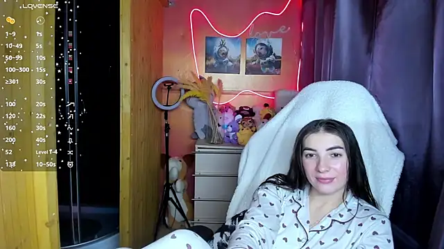 Fiery Brunette  online show from 3, 12, 2025