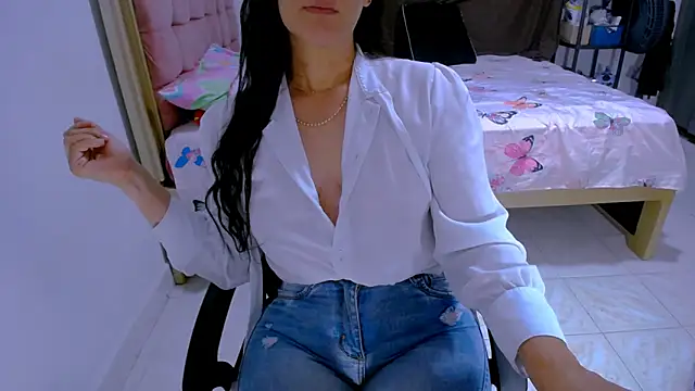 Snapshot of BitterMomXxx chatting on 26, 5, 2026 BitterMomXxx online show from 26, 5, 2026