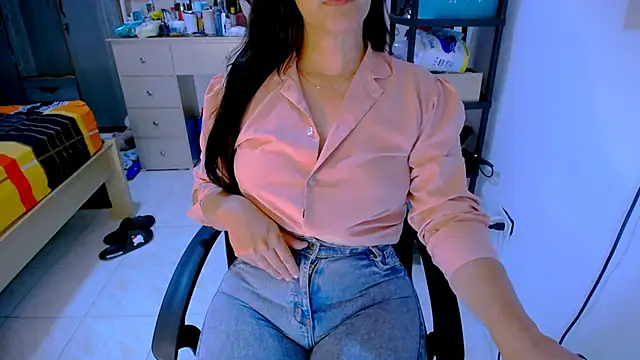 Snapshot of BitterMomXxx chatting on 31, 5, 2026 BitterMomXxx online show from 31, 5, 2026