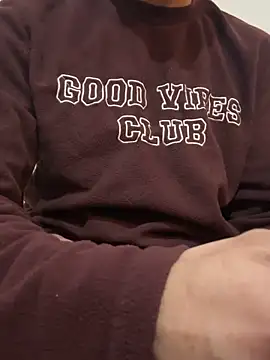 Snapshot of rhuh3991 chatting on 12, 1, 2025 rhuh3991 online show from 12, 1, 2025