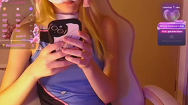 Snapshot of Sydney_Swan chatting on 18, 12, 2024 Sydney Swan online show from 18, 12, 2024