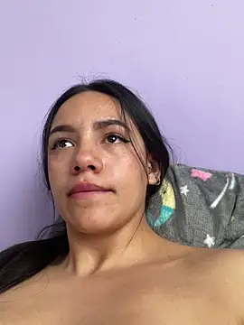 Snapshot of hannahb-e chatting on 21, 1, 2025 hannahb-e online show from 21, 1, 2025
