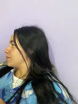 Snapshot of hannahb-e chatting on 21, 1, 2025 hannahb-e online show from 21, 1, 2025