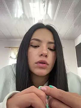 Snapshot of hannahb-e chatting on 1, 2, 2025 hannahb-e online show from 1, 2, 2025