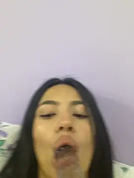Snapshot of hannahb-e chatting on 1, 2, 2025 hannahb-e online show from 1, 2, 2025