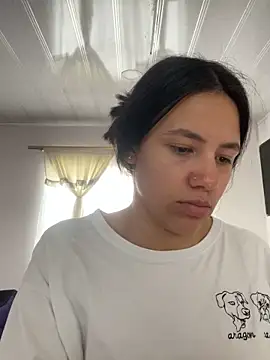 Snapshot of hannahb-e chatting on 9, 10, 2025 hannahb-e online show from 9, 10, 2025