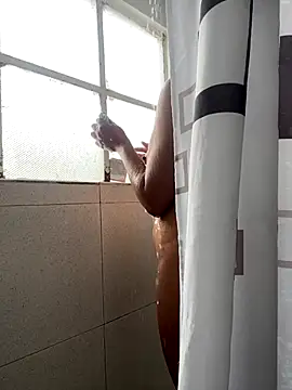 Snapshot of hannahb-e chatting on 29, 10, 2025 hannahb-e online show from 29, 10, 2025